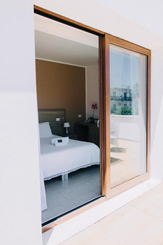 Superior Double Room image 3