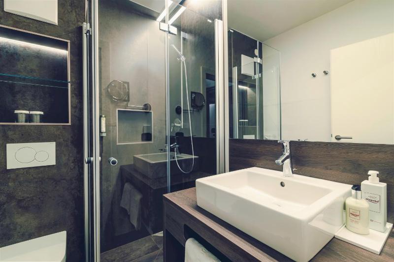 Single Room with Balcony image 3