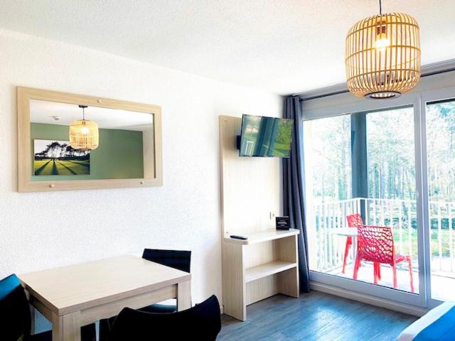 Studio with Double Bed image 1