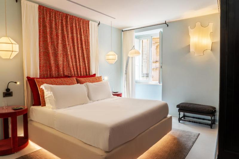 Superior Double Room image 4