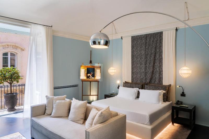Mini Suite image 1