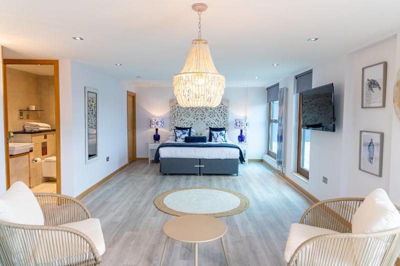 Duplex Executive Penthouse image 2