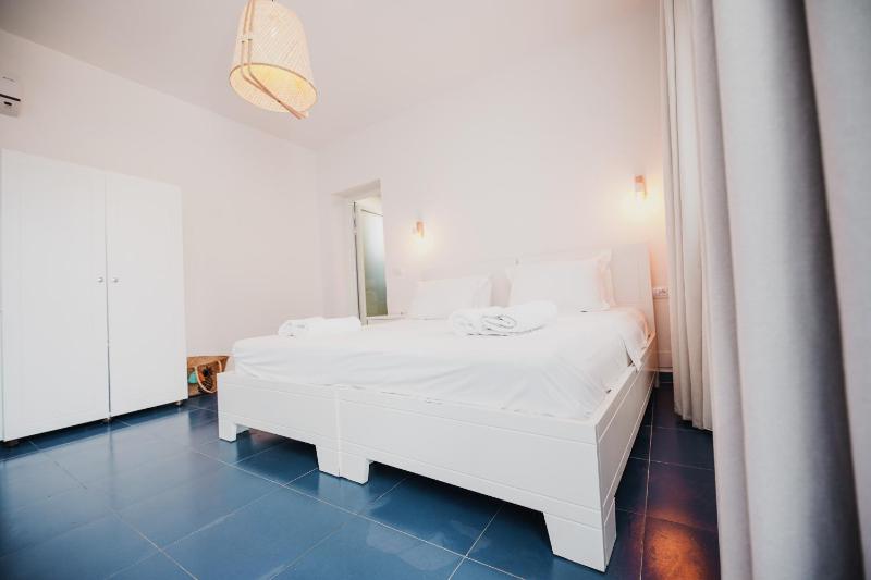 Standard Queen Room image 3