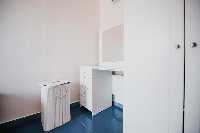 Standard Queen Room image 4