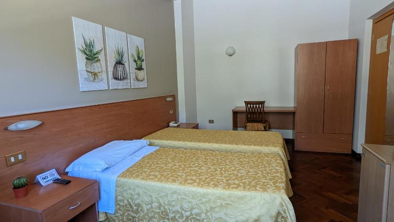 Standard Single Room with Shower image 2