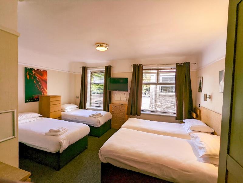 Quadruple Room image 1