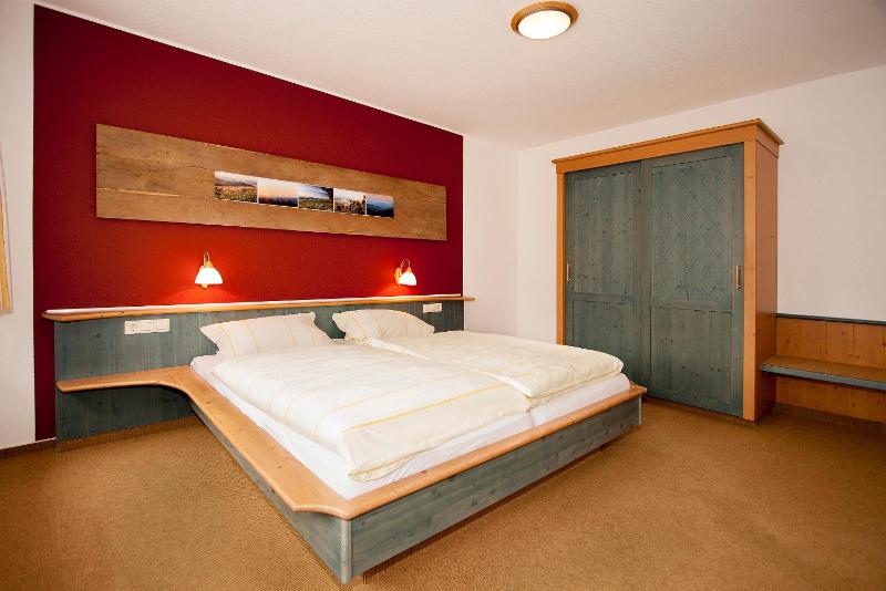 One-Bedroom Apartment image 3