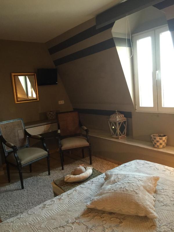 Double Room image 4