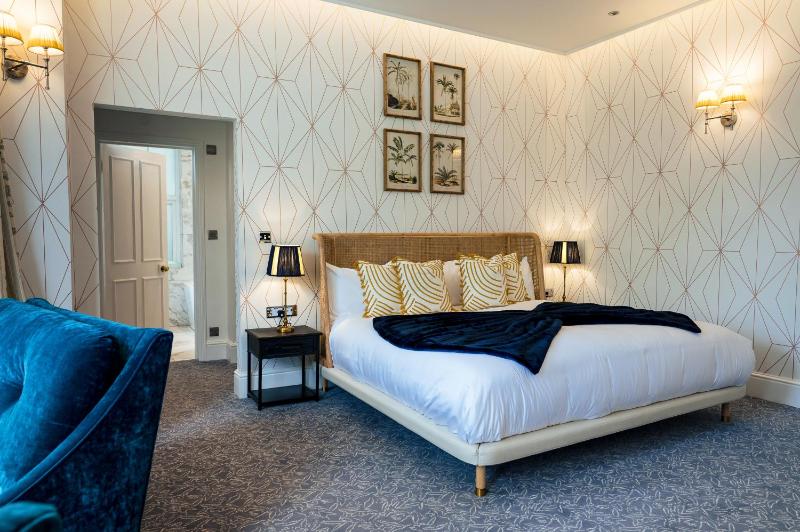Feature Room image 4