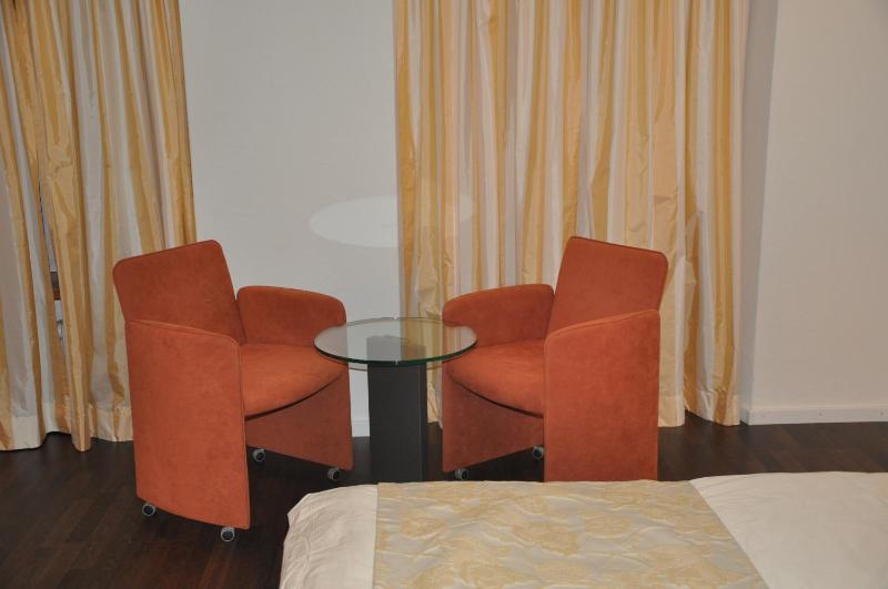 Double or Twin Room image 4