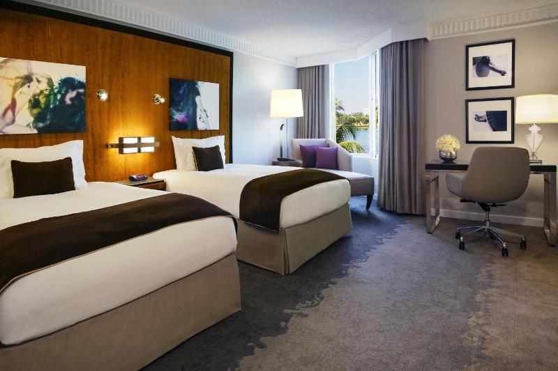 Superior Double Room with Two Double Beds with City View image 4