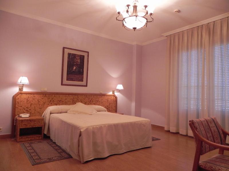 Double Room image 2