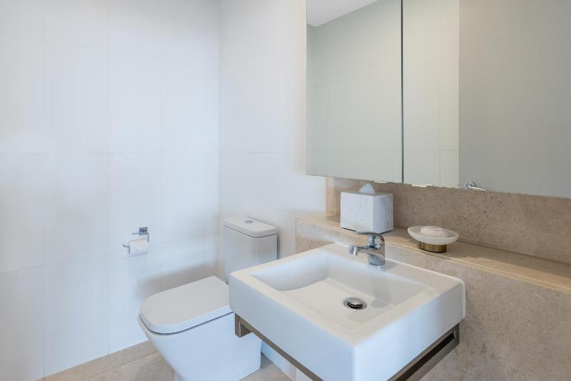 Three-Bedroom Summit Penthouse image 3