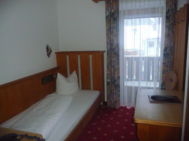 Single Room image 1
