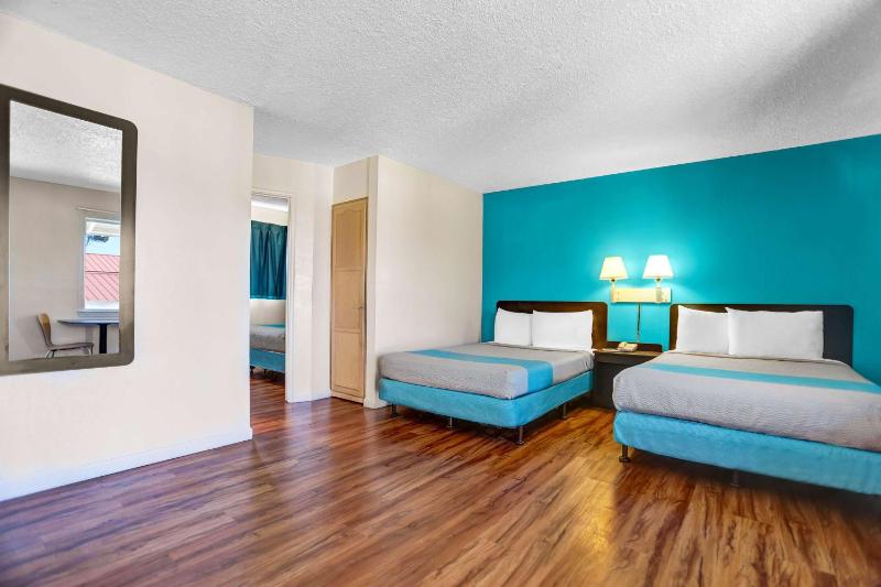 Standard Suite - Non-Smoking image 4