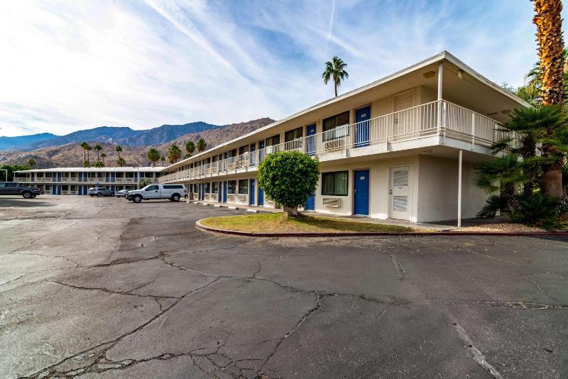 Motel 6-Palm Springs CA - East - Palm Canyon - image 38
