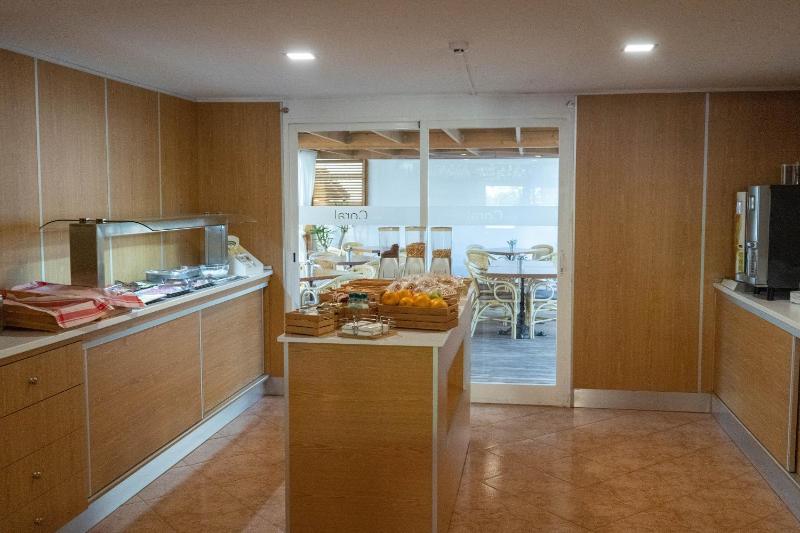 Coral beach house & food - image 15