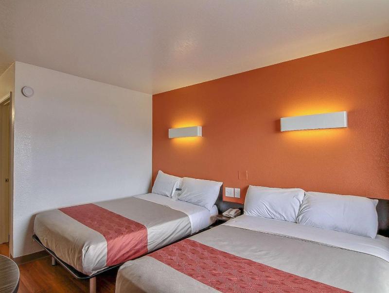 Quadruple Room image 4