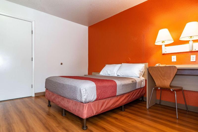 Motel 6-Palm Springs CA - East - Palm Canyon - image 35