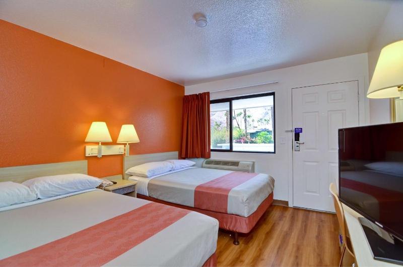 Motel 6-Palm Springs CA - East - Palm Canyon - image 34