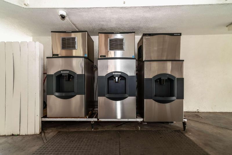 Motel 6-Palm Springs CA - East - Palm Canyon - image 42
