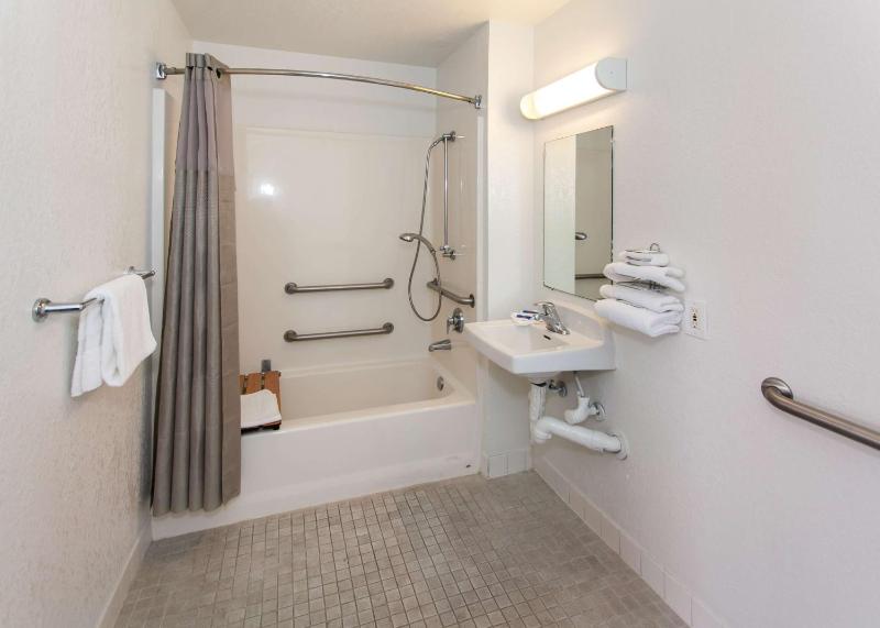 Double Room - Disability Access image 4