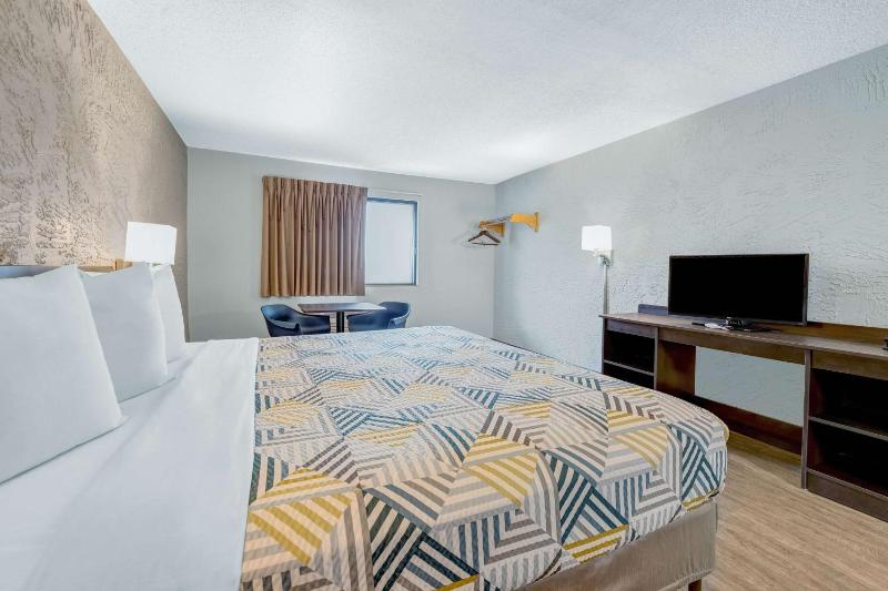 King Room - Non-Smoking image 1