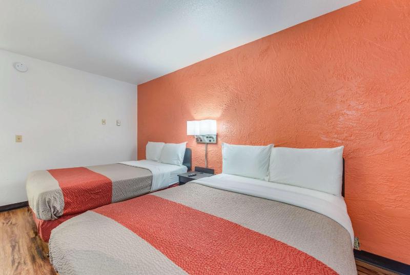 Quadruple Room - Non-Smoking image 3