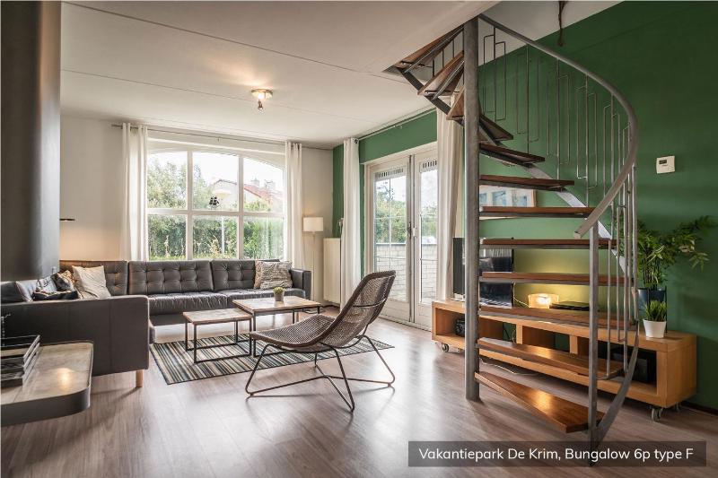 Deluxe Three-Bedroom Bungalow image 3