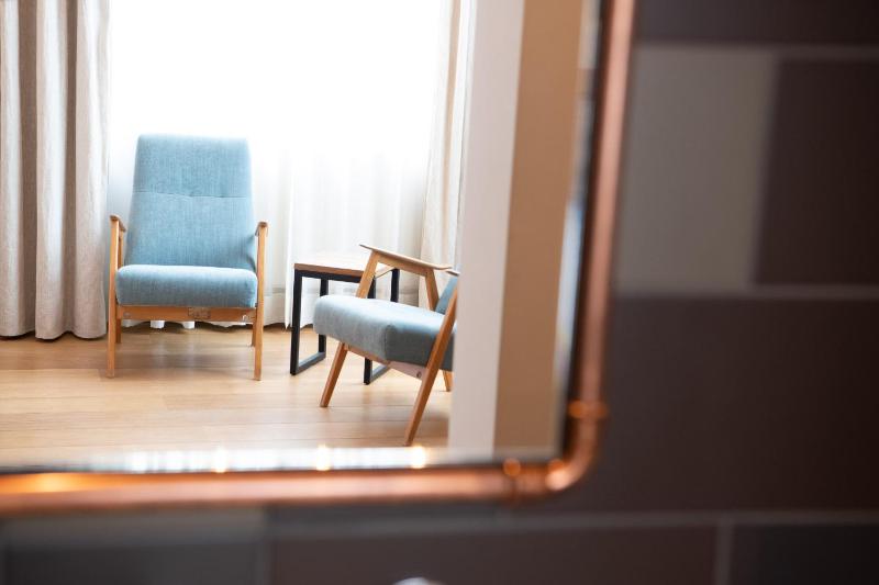 Large Double or Twin Room image 4