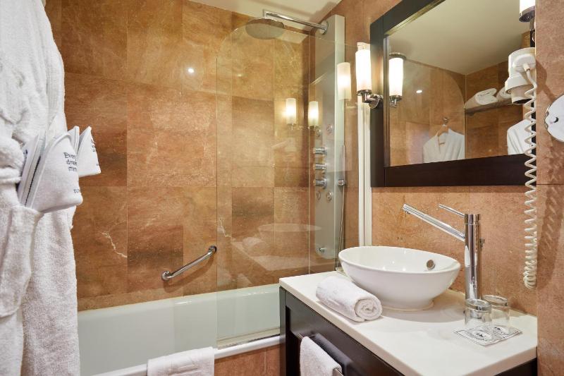 Single Room image 3