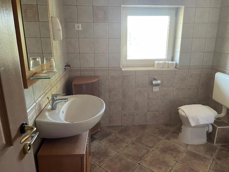 Family Room image 2
