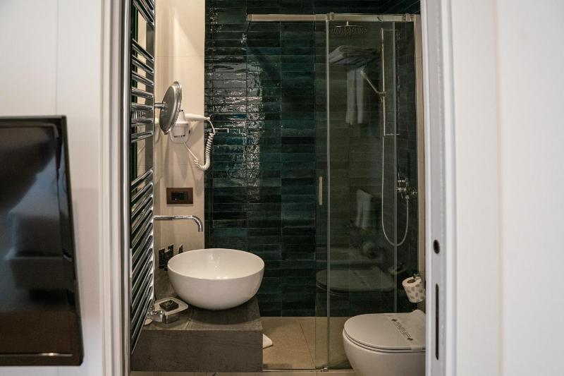 Deluxe Double Room with Terrace and Sea View image 1