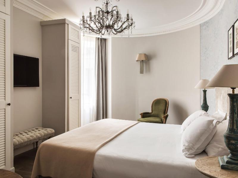 Deluxe Double Room image 1