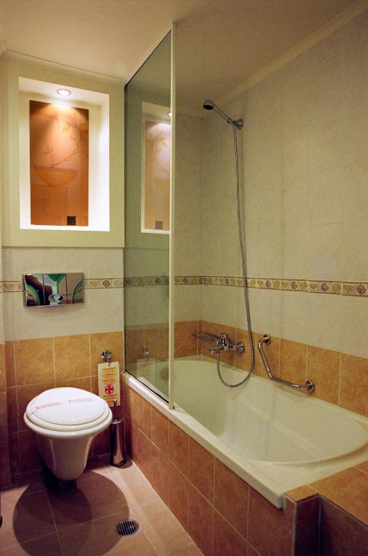 Double Room (2 Adults + 2 Children) image 2