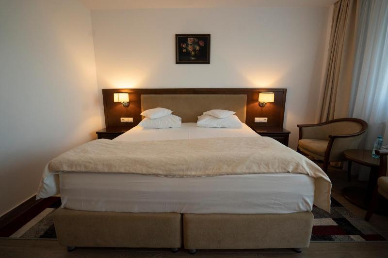 Double Room with Terrace image 3