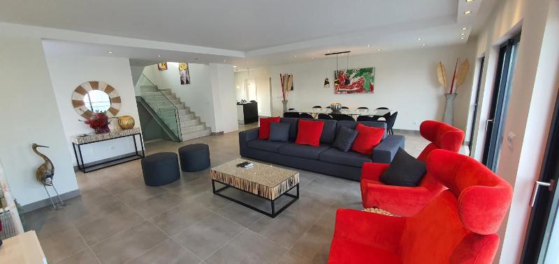 Sunrise Villa by Laranjal Rentals - image 8