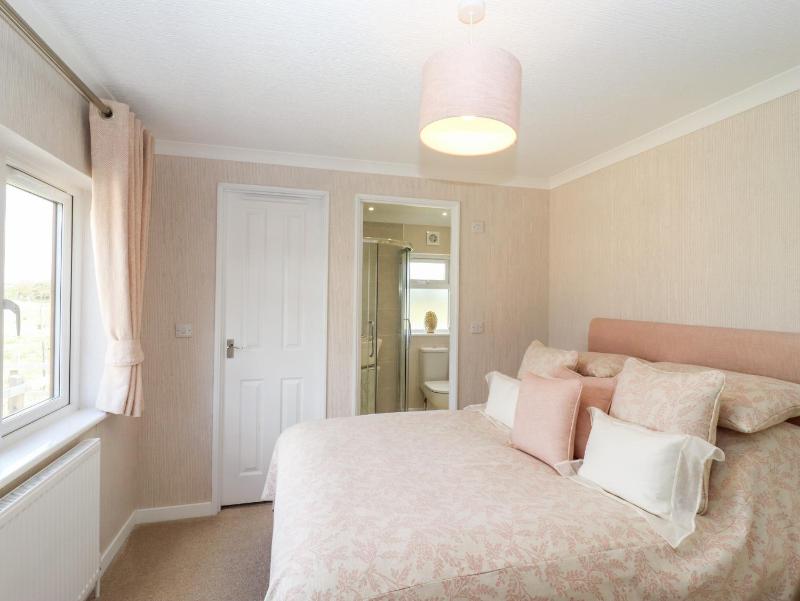 12 Bucklesham Park - image 3