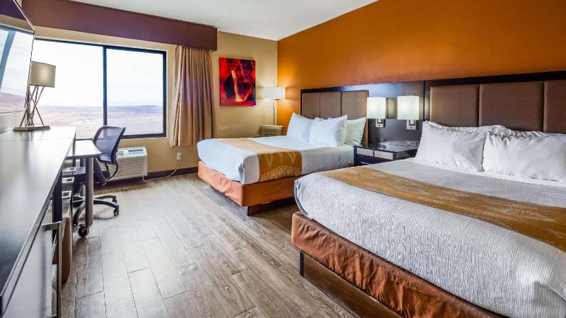 Queen Room with Two Queen Beds - Hearing Assisted image 1