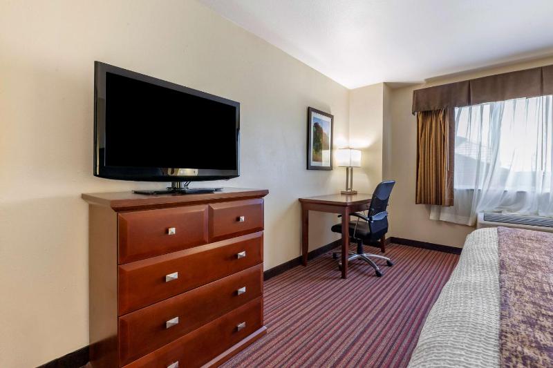 King Room with Whirlpool and Sofa - Non-Smoking image 3