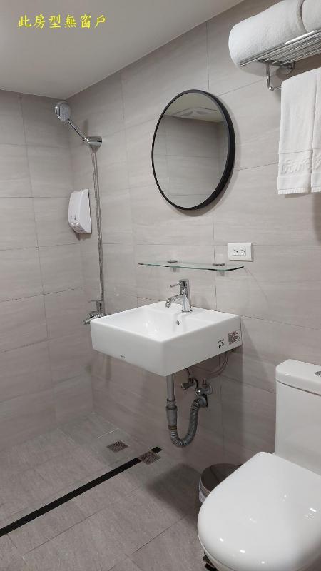 CY Hotel - image 16