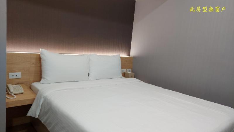 CY Hotel - image 4