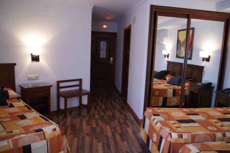 Triple Room image 3