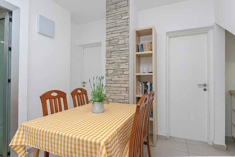Two-Bedroom Apartment with Terrace and Sea View image 4