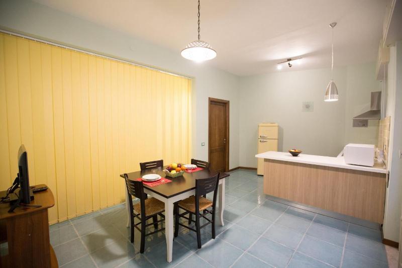 Studio Apartment image 4