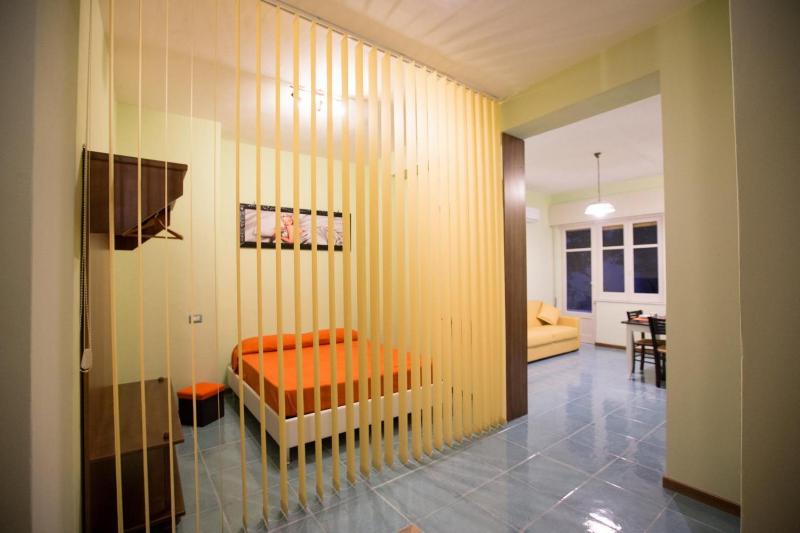 Studio Apartment with One Double Bed image 4