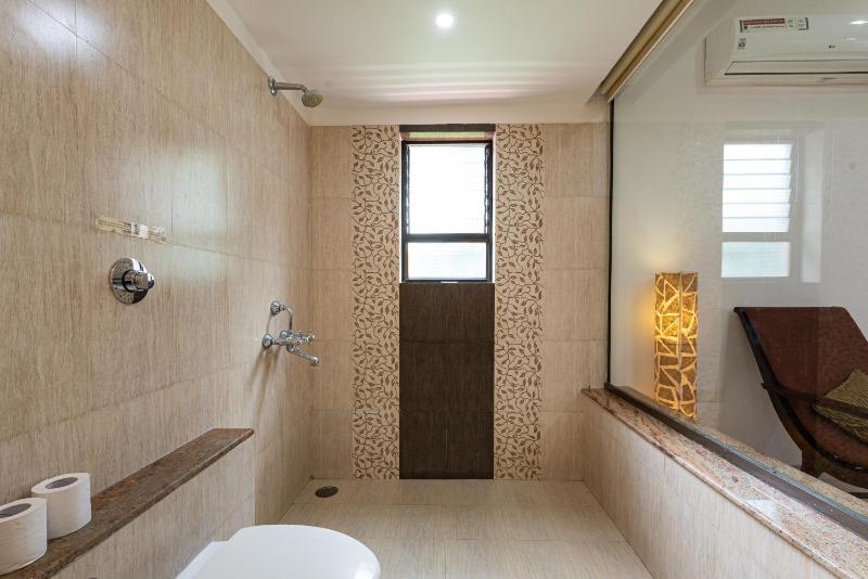 Lavish Executive Villa with Private Swimming Pool - image 45