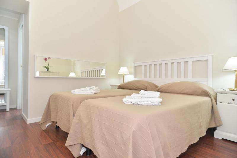 Double or Twin Room with Private Bathroom image 2