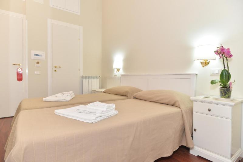 Double or Twin Room image 3