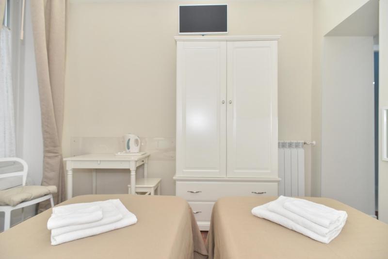 Double or Twin Room with Private Bathroom image 4